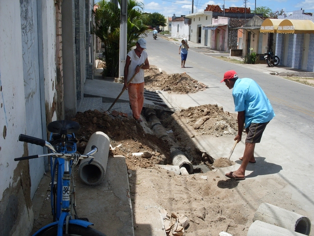 Esgoto trecho av. humberto de campos display