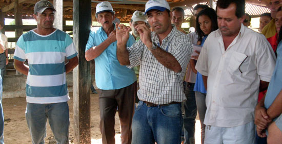 Curso de ordenha em mairi 23  display